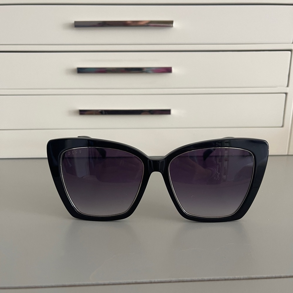 Diff Sunglasses - image 3